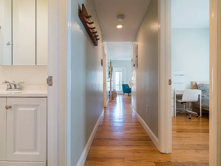 728 E 2nd St #4 — Photo 8
