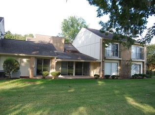 1832 Veranda Dr, West Columbia, TX 77486