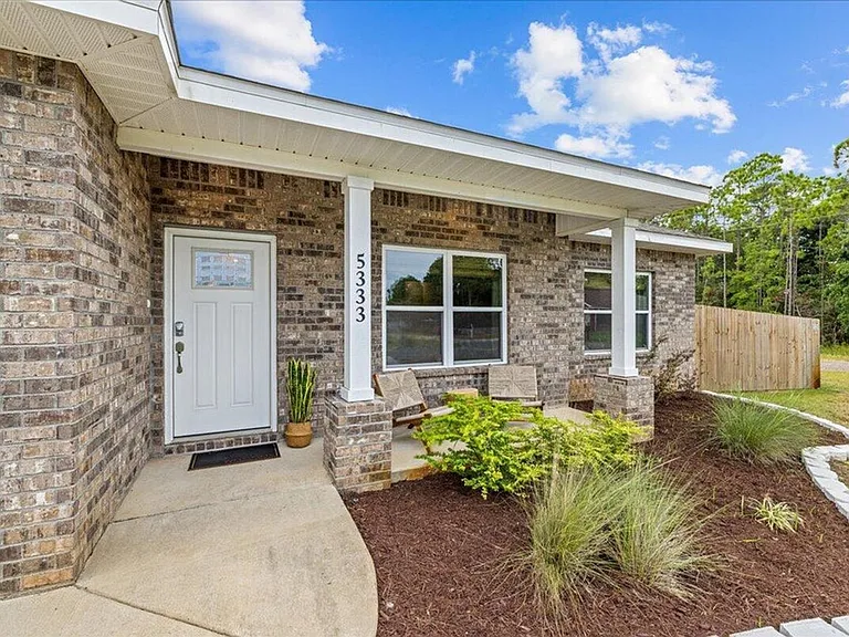 5333 Longhorn Trl — Photo 2