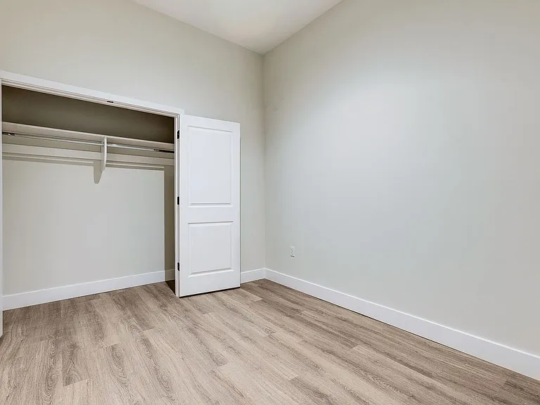NOW LEASING - GALLERY GARDEN APTS — Photo 61