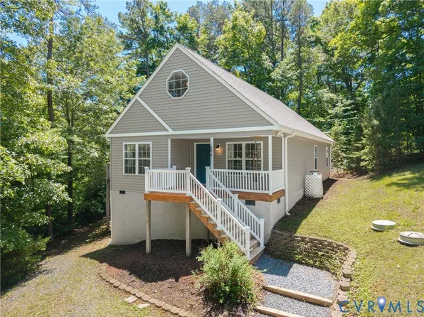 694 Jefferson Dr, Palmyra, VA 22963