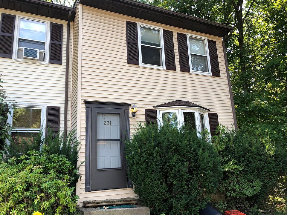 1st image of 231 Oakwood Ave #231