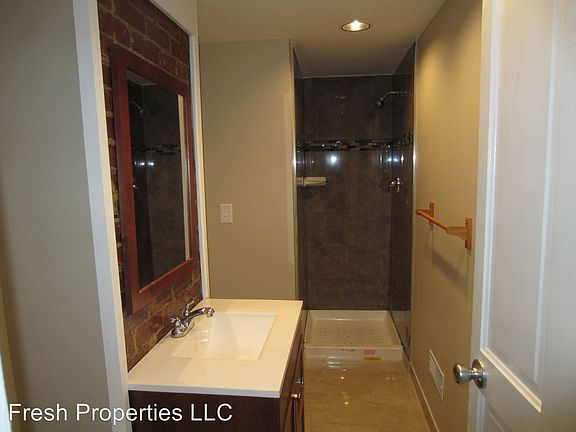 5th image of 3127 Woodsfield St
