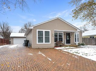 2088 Navarone Dr, Naperville, IL 60565