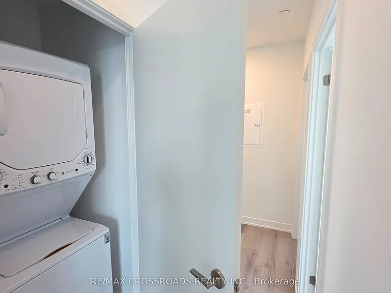 20 Deans Dr #902 — Photo 35