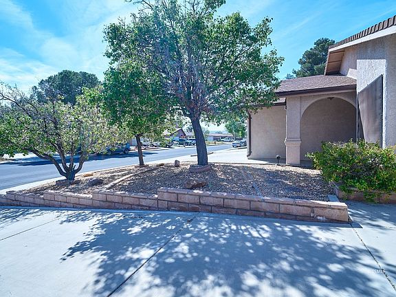 5th image of 225 Kimberly Ln