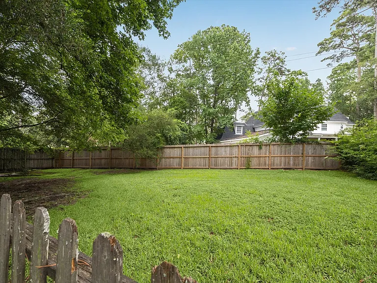 23906 Northcrest Dr #23906 — Photo 24