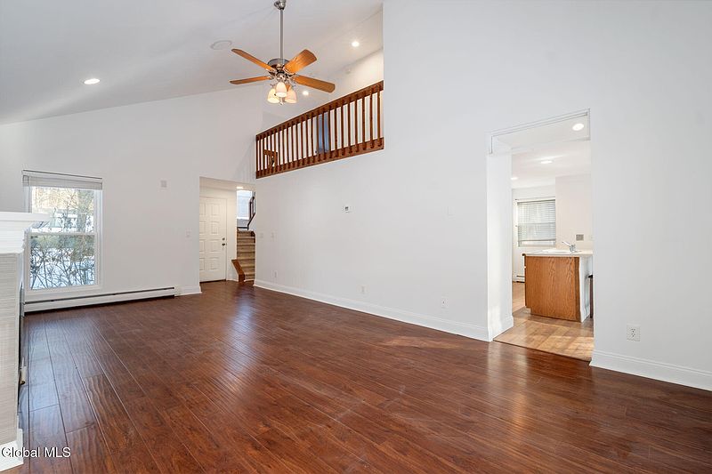 5th image of 62 Arrowwood Place