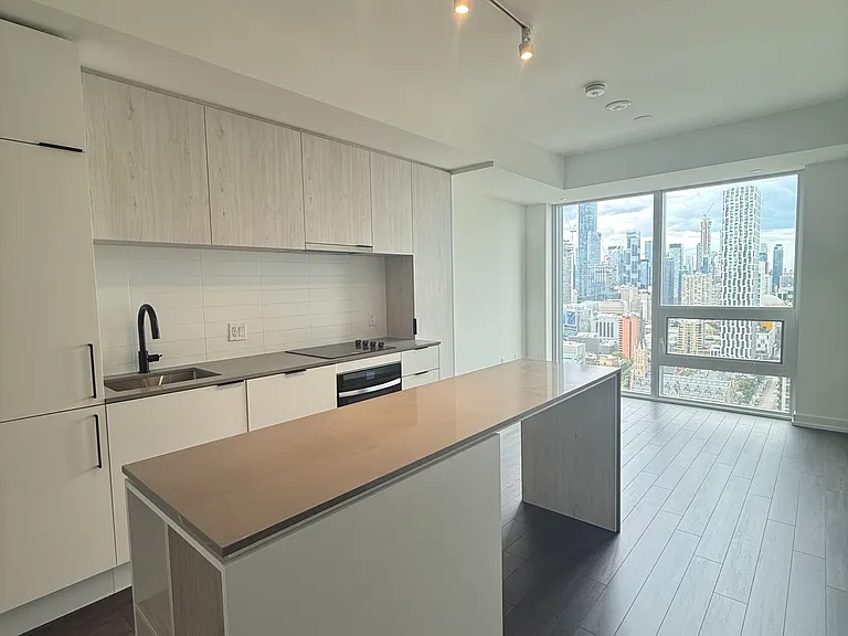 89 Church St #3604 — Photo 2