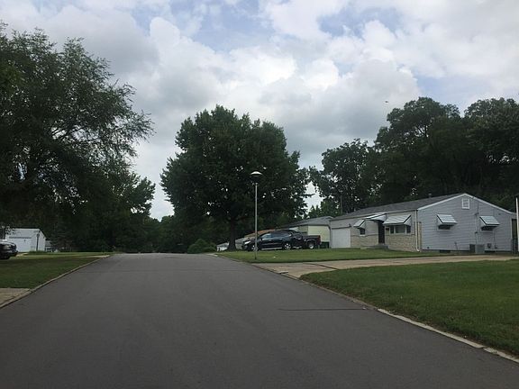 4th image of 9906 Gloucester Dr