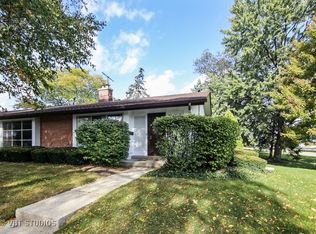 290 Crestwood Vlg, Northfield, IL 60093