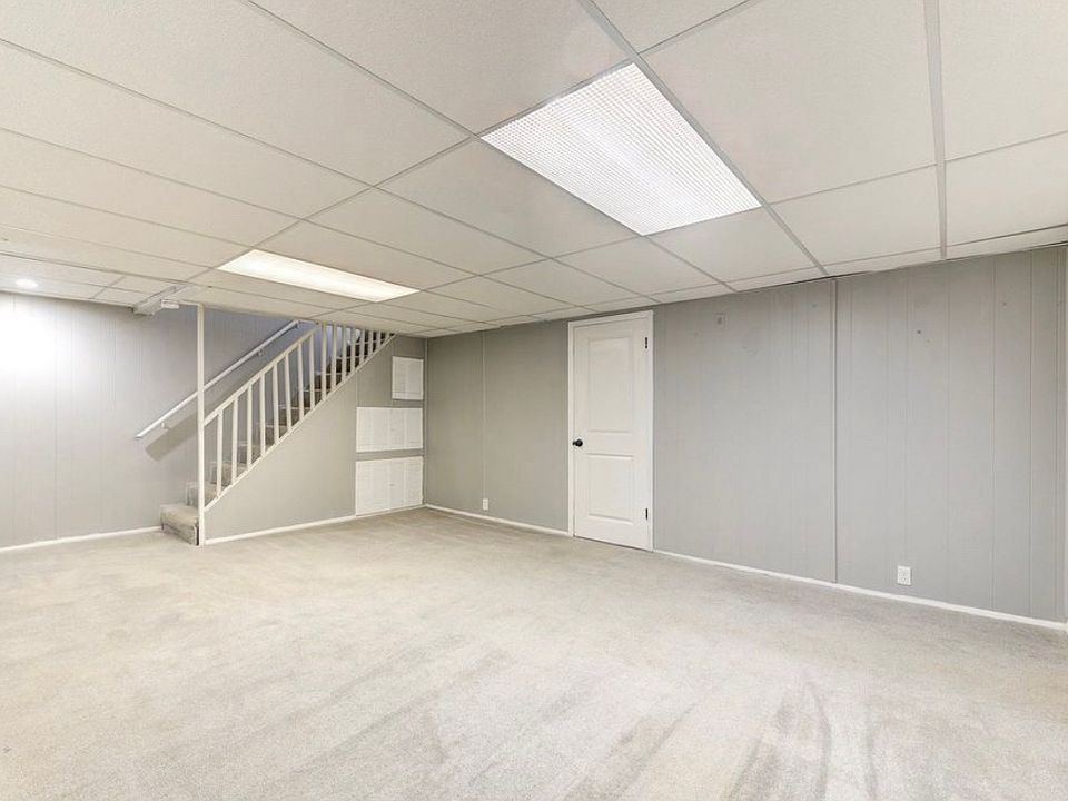1st image of 3639 Shores Dr