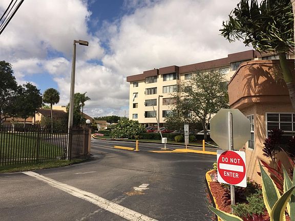 4th image of 8020 Hampton Blvd APT 208