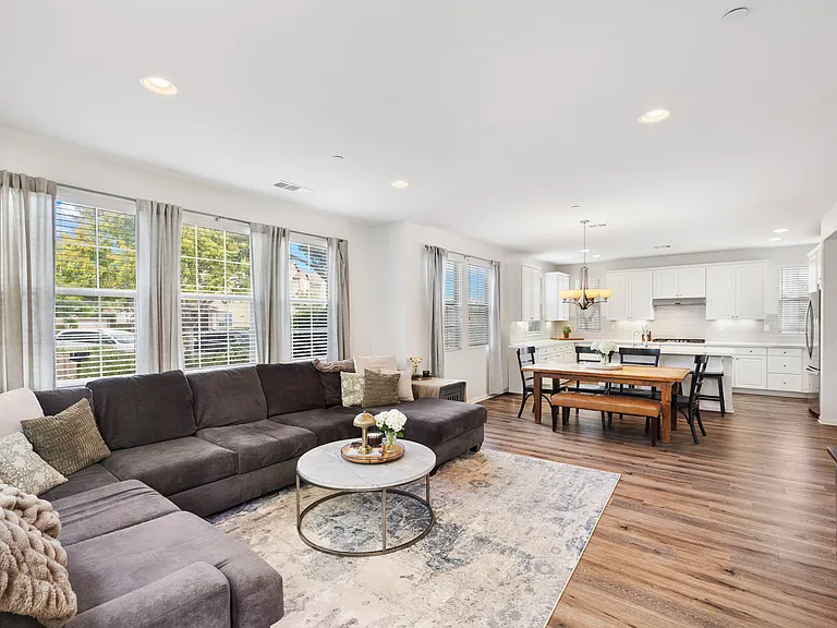 37 Majeza Ct — Photo 12