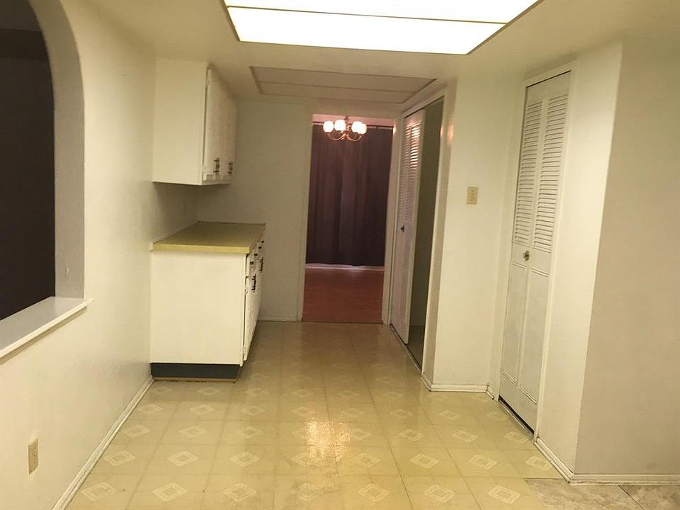 1st image of 2223 Fairgreen Dr