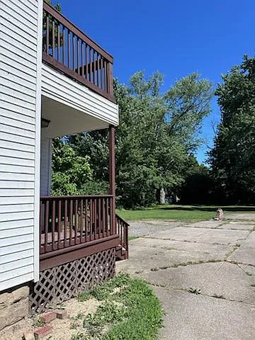 157 E Bridge St — Photo 4