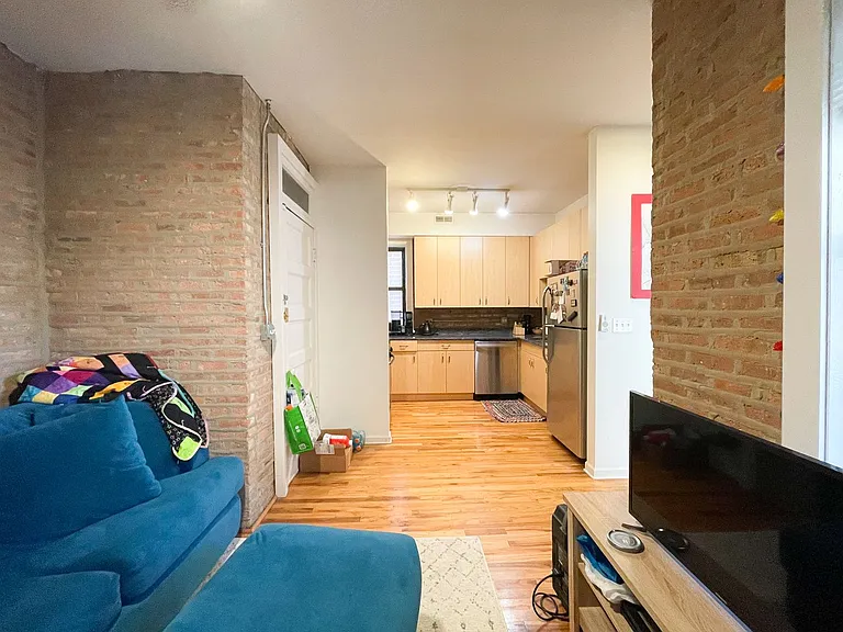 1511 W Chestnut St #2F — Photo 4