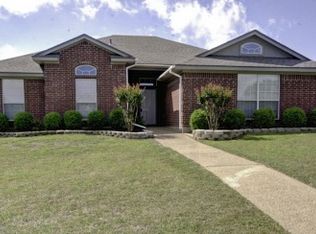 601 Pebble Creek Dr, Hewitt, TX 76643