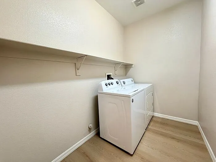 2928 Pitgaveny Ave — Photo 8