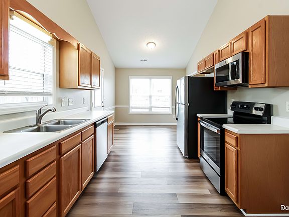 3rd image of 905 Pecan Ridge Cir