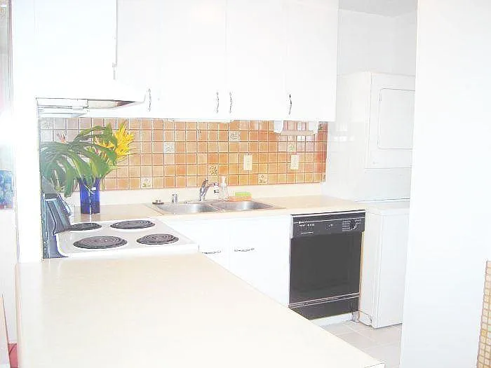Kitchen has own Washer and Dryer, Dishwasher.