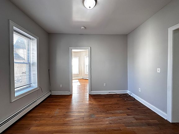 4th image of 6 Tonnelle Ave #202