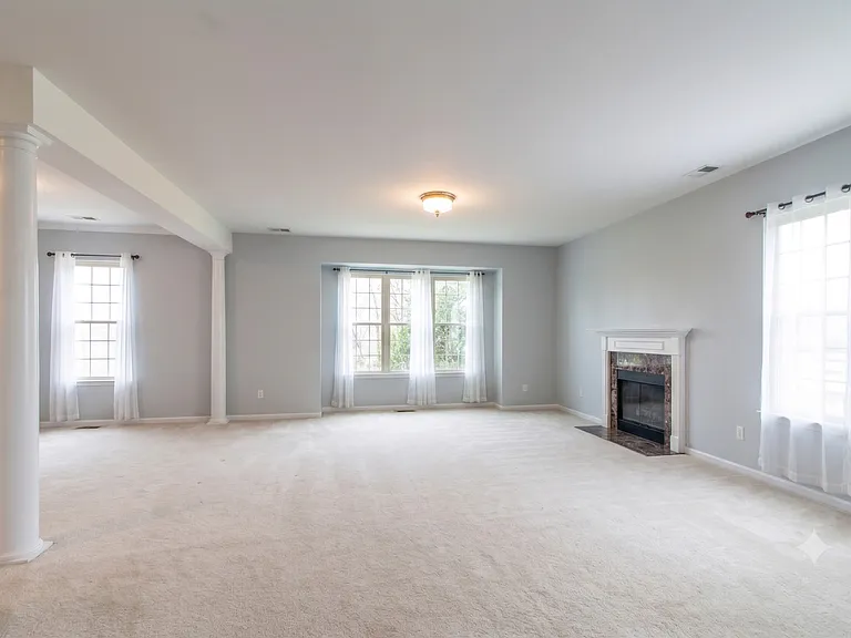 6 Beaconsfield Ct — Photo 2