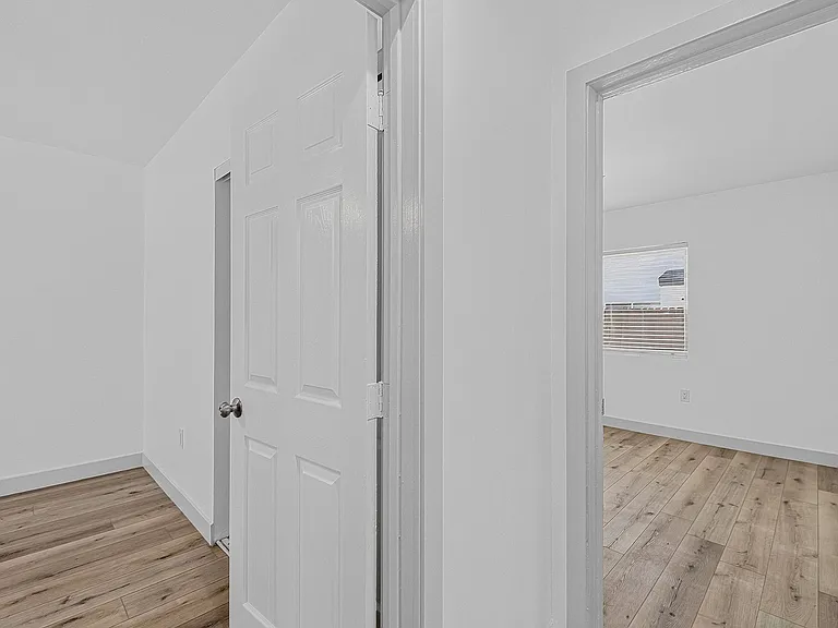 933 Alamitos Ave — Photo 26