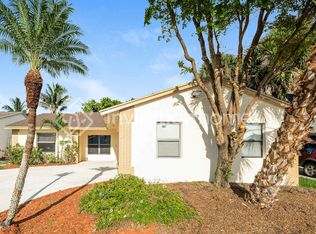 5646 Lincoln Cir E, Lake Worth, FL 33463