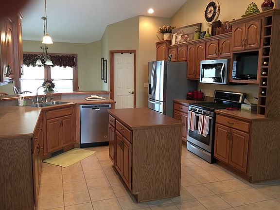 Kitchen  12'10 x 13'2