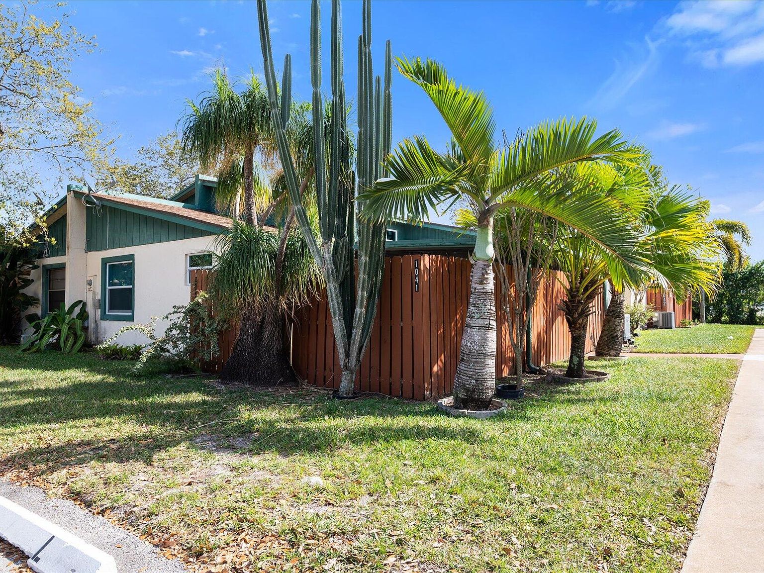 1041 Manor Dr, Palm Springs, FL 33461 Zillow