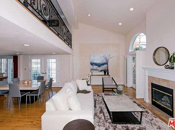 5th image of 11803 Goshen Ave #Penthouse 4