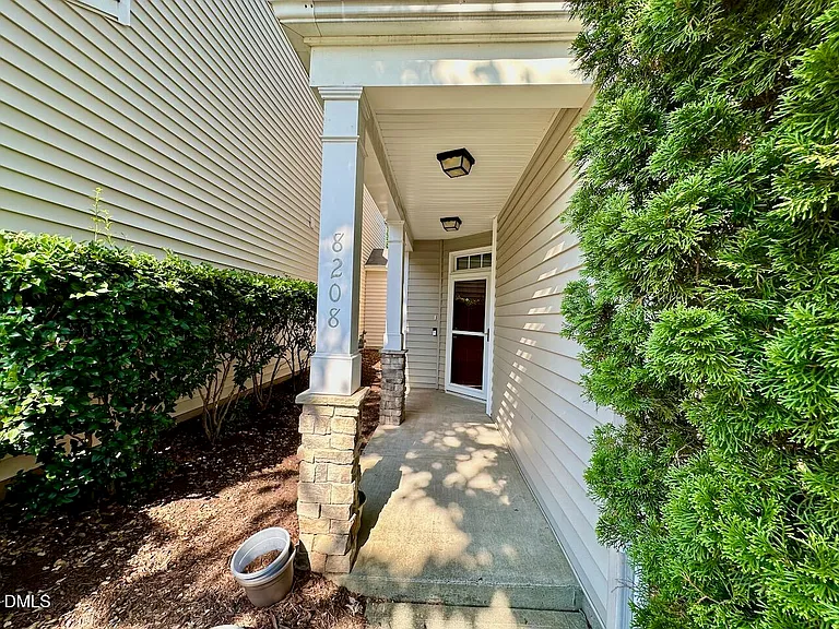 8208 Stone Cellar Dr — Photo 2
