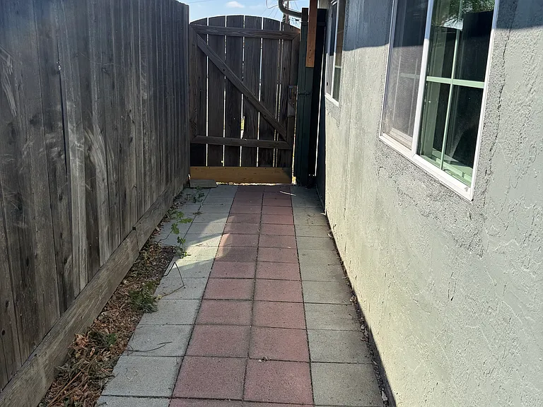 Evelyn Ave — Photo 11