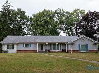 6261 Arrowhead Dr, Sylvania, OH 43560