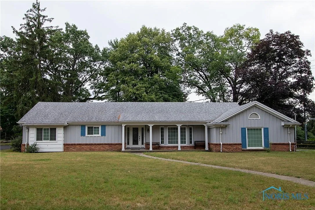 6261 Arrowhead Dr photo 1