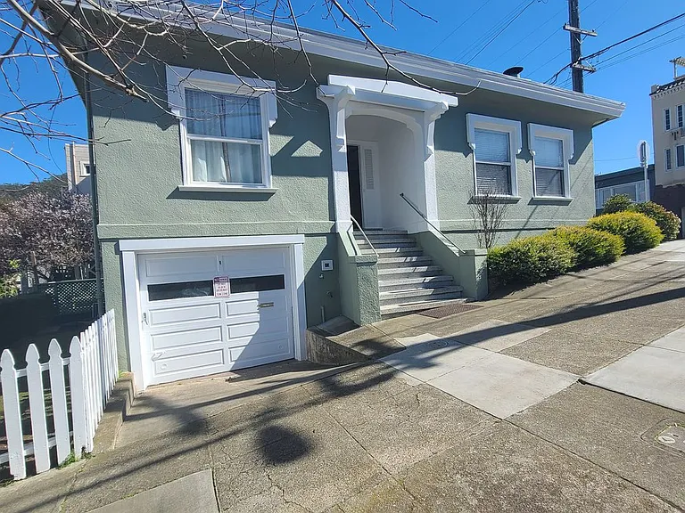1698 10th Ave — Photo 2