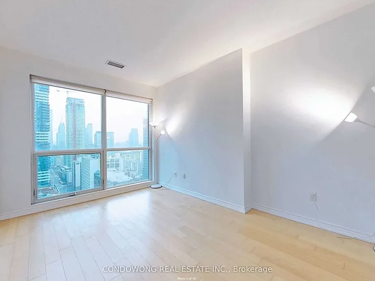 386 Yonge St #2802 — Photo 4
