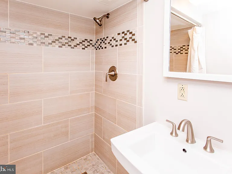 3163 Patrick Henry Dr — Photo 19