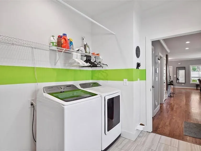 1237 Milton Ter SE — Photo 30