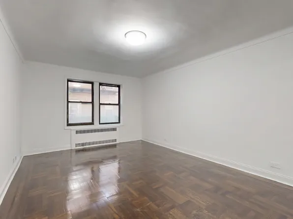 221 East 18th Street image 5 of 9