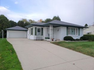 2302 S 11th St, Manitowoc, WI 54220