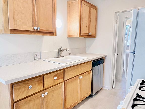 2nd image of 2301 31st St APT C