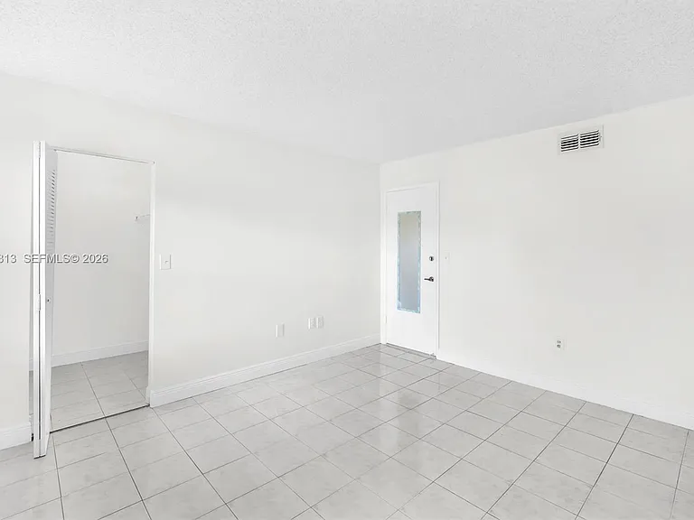 685 W Park Dr #206-11 — Photo 26