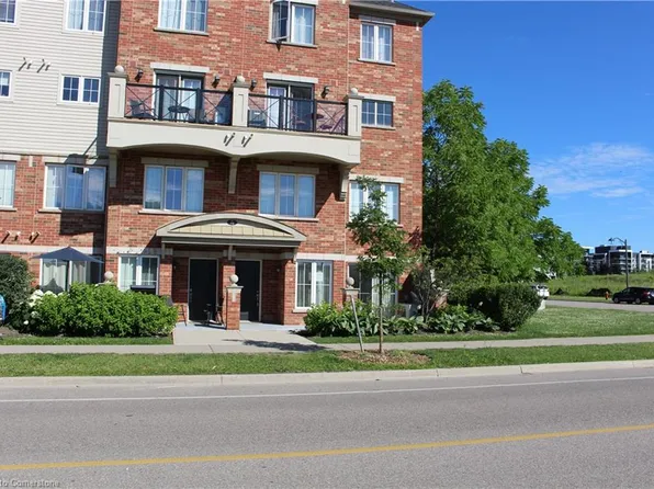 51 Hays Blvd #1, Oakville, ON L6H 0J1