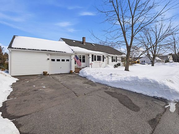 3rd image of 23 Portland Rd