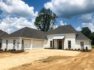 136 Stone Creek Dr, Madison, MS 39110