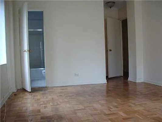 Rented by Domus Realty | media 3