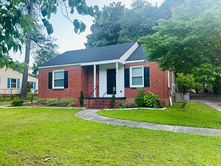 415 Louise Ave — Photo 1