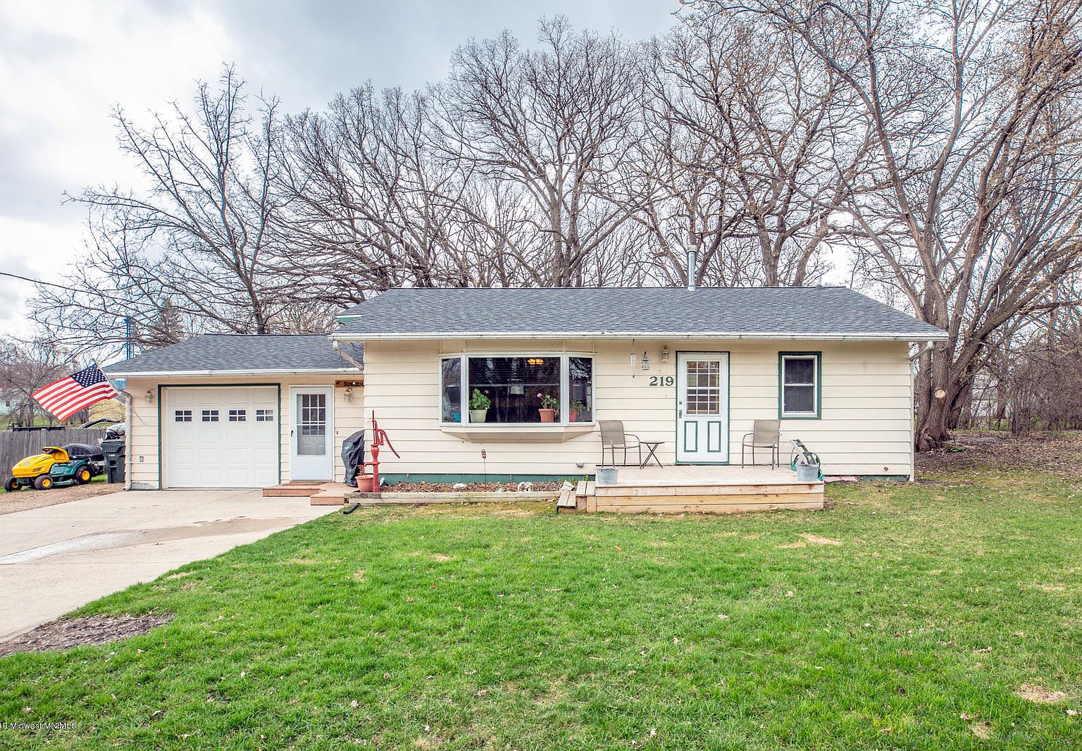 219 1st St NW, Elbow Lake, MN 56531 Zillow